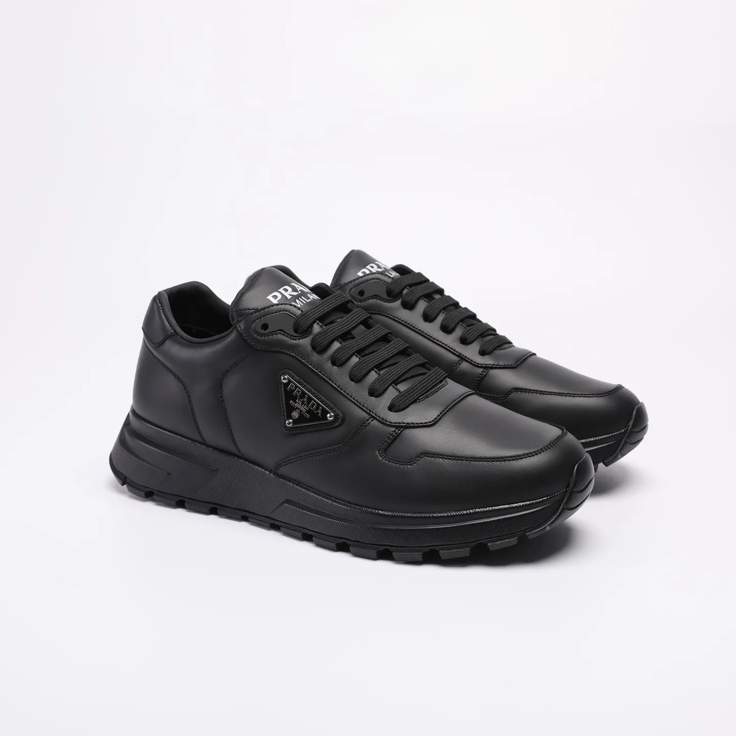 Batch 580 [PRADA] Men's shoes are popular in the counter, official website synchronization, high-quality shipments. Fabric: original cowhide with snakeskin. Lining: cowhide feet + cowhide lining. Outsole: original TPU + foam. Size: 38-46